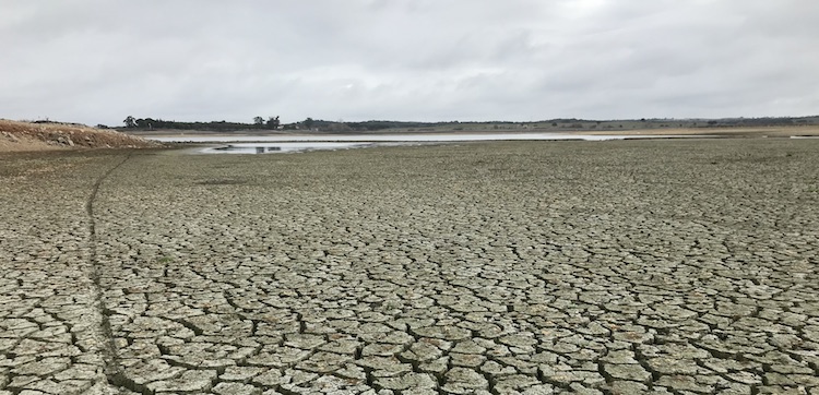 Dried out lake bed of Barragem do Divôr