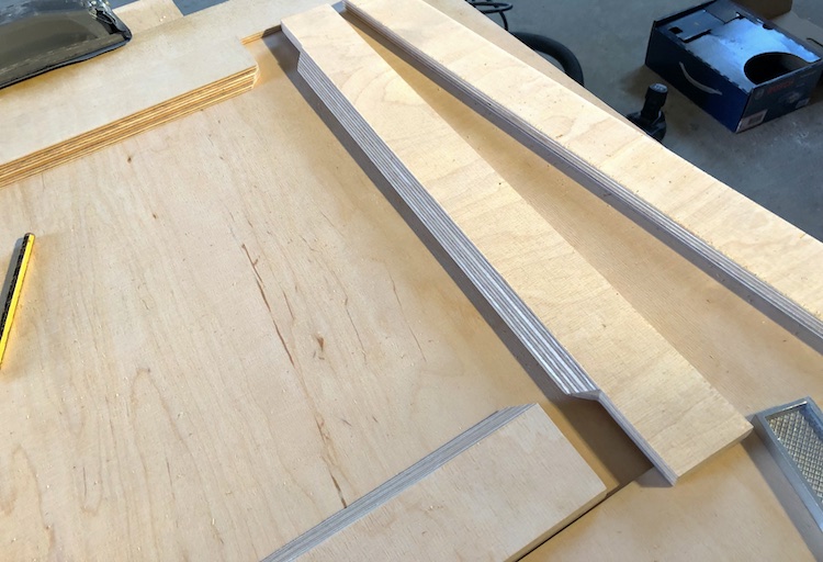 Frame stabilizing the door