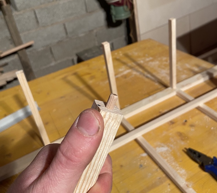 Building the scaffold with wooden dowels