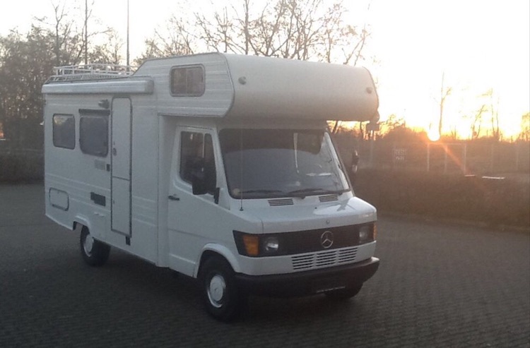 Mercedes-Benz 209D camper van