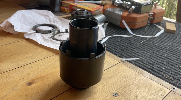 Original Mercedes spindle nut socket with guide for optimal grip