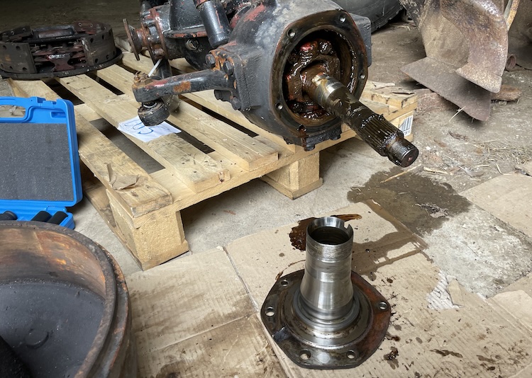 Disassembled spindle sleeve