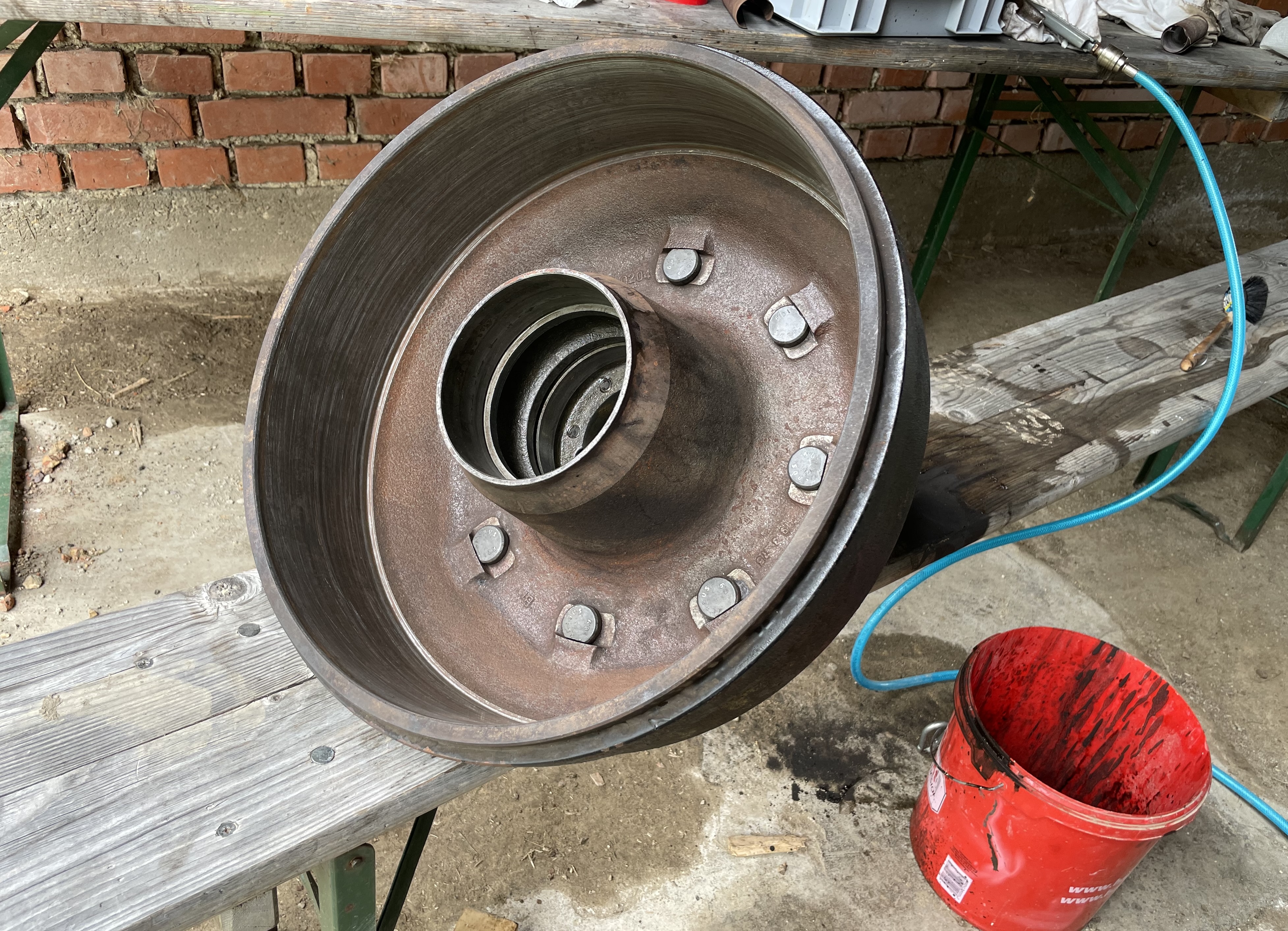 Cleanded brake drum