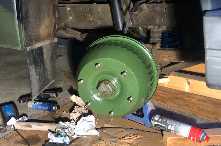 Overhauled brake drums of a Mercedes 508