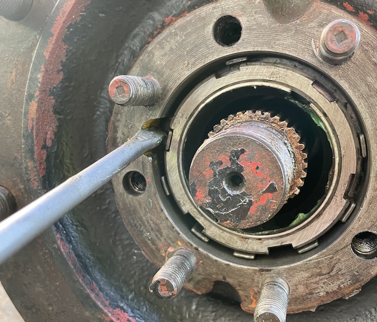 Securing the locking plate