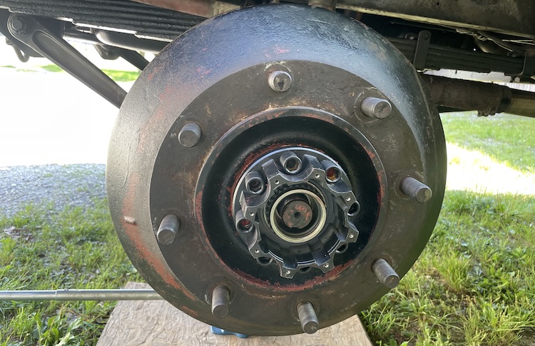 Mounting the freewheel hub