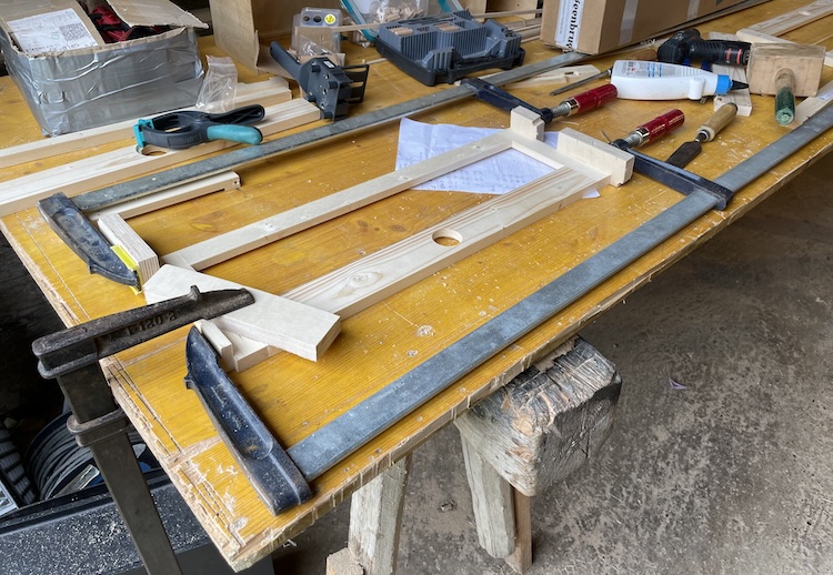 Bonding the front panel with dowel joints