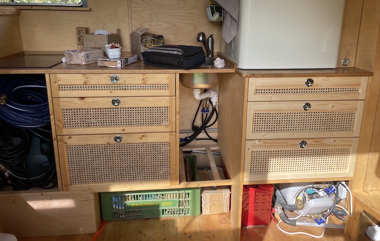 Drawers assembled with pull locks